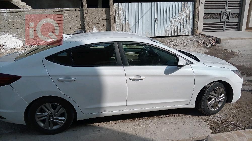 هیوندای ئەلەنترا